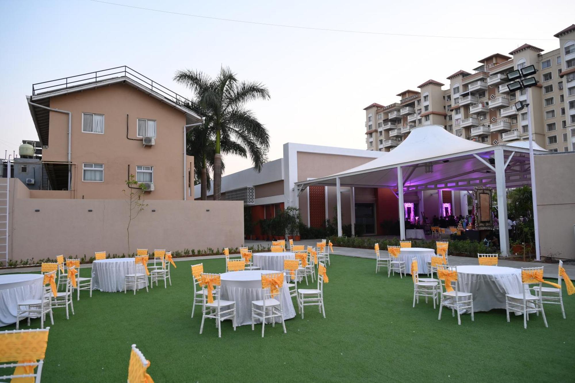 Hotel Haldi Nashik Luaran gambar