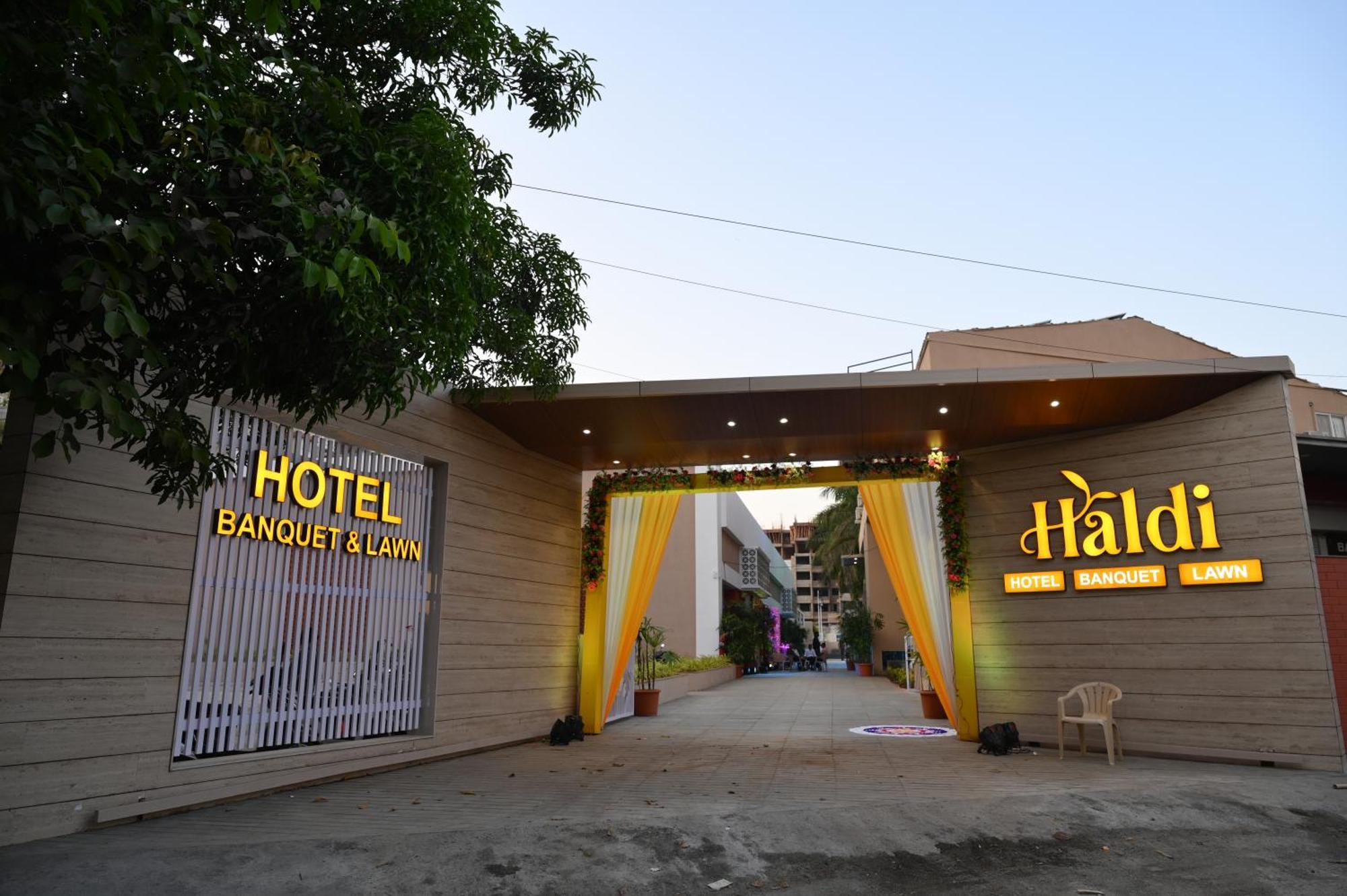 Hotel Haldi Nashik Luaran gambar
