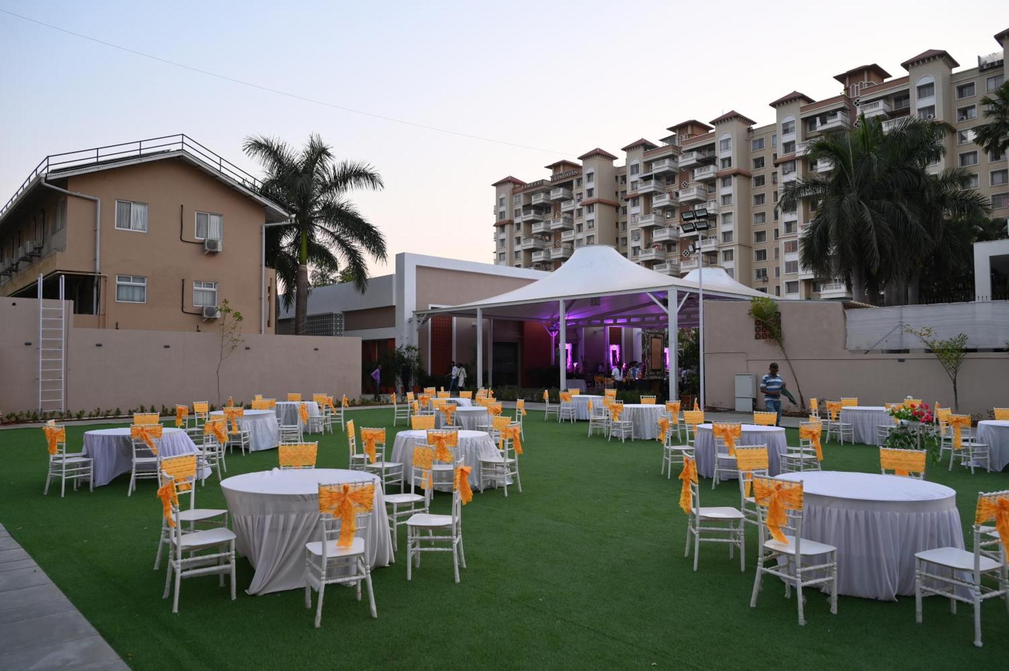 Hotel Haldi Nashik Luaran gambar