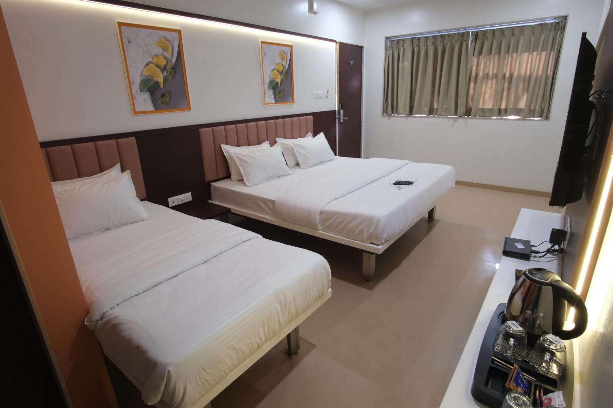 Hotel Haldi Nashik Luaran gambar
